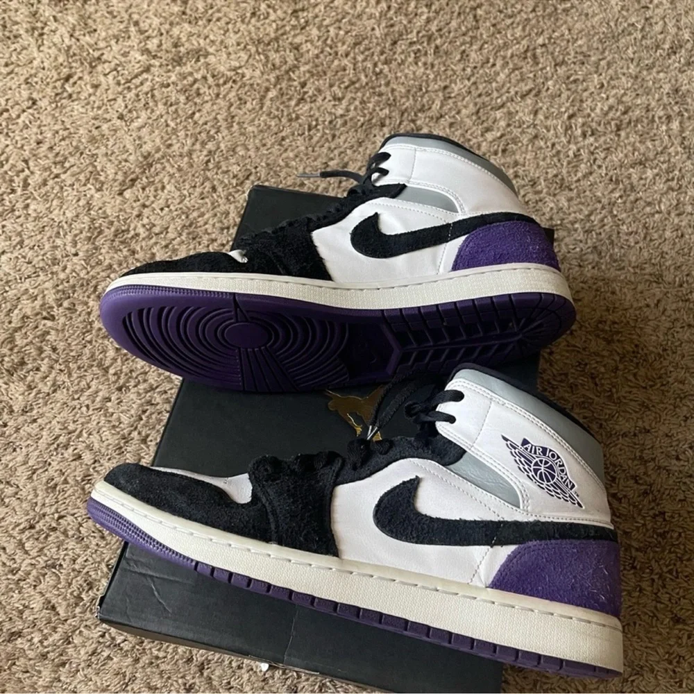 Air Jordan 1 Mid SE